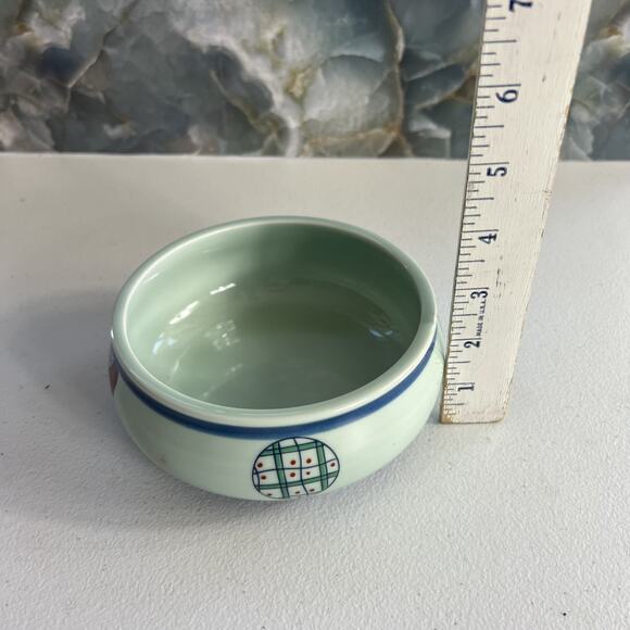 Asian Ceramic Bowl 5" Beach Ball Hand Painted & Signed - Picture 7 of 10